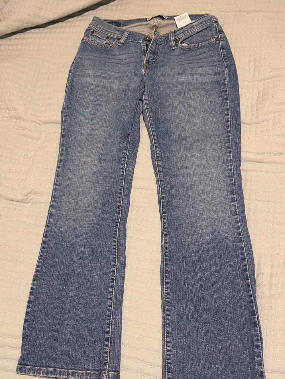 Levi's Boot Cut Jeans in Light Blue Denim - Picture 3 of 3